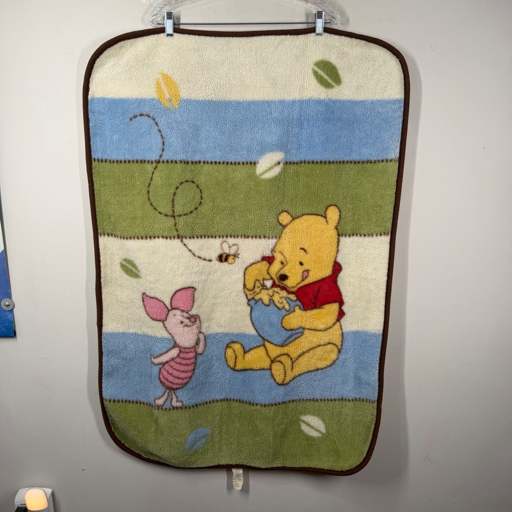 Disney Winnie the Pooh Piglet Fleece Baby Blanket Honey Pot Leaves & Bee 30x43"